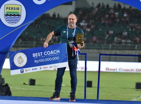 pelatih persib bandung fokusjabar.id