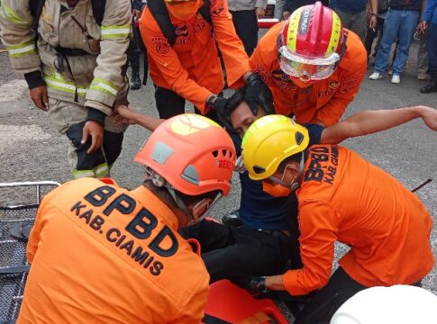 Ketpot: Suasana saat simulasi penangan dan pencegahan kebakaran di pasar Manis Ciamis