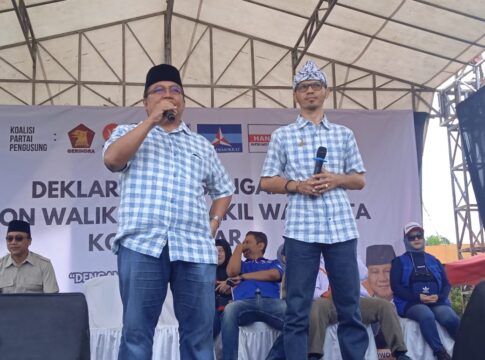 Caption: Usai Deklarasi, Bambang-Danial Daftar ke KPU Kota Banjar.