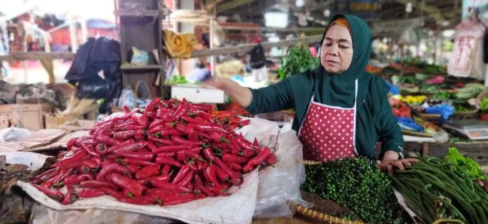 Ketfot: Dinas Ketahanan Pangan dan Pertanian (DKPP) Kota Bandung mencatat harga cabai di sejumlah pasar tradisional di kota Bandung mengalami kenaikan Ketfot: Dinas Ketahanan Pangan dan Pertanian (DKPP) Kota Bandung mencatat harga cabai di sejumlah pasar tradisional di kota Bandung mengalami kenaikan