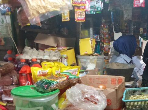 Ketpot: Minyakita di kios sembako milik Ny Iis di Pasar Manis Ciamis kosong