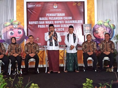 Pasangan Ade Sugianto-Iip Miftahul Paoz mendaftar ke KPU Kabupaten Tasikmalaya, sebagai pasangan bakal calon Bupati dan Wakil Bupati Tasikmalaya.