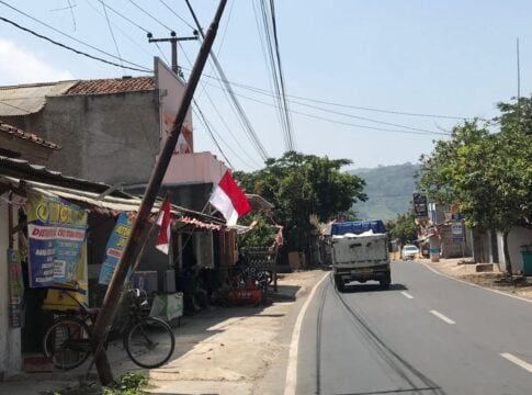 tiang kabel telkom fokusjabar.id