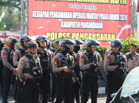 Poto: personil Polres Pangandaran saat melaksanakan Simulasi kontijensi Sispamkota