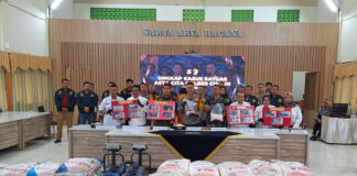 Foto: Polres Cimahi ungkap kasus penyalahgunaan Pupuk dan BBM bersubsidi. (Arif)