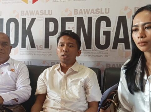 Ketfot: Tim kuasa hukum Paslon 2 saat melapor ke Bawaslu