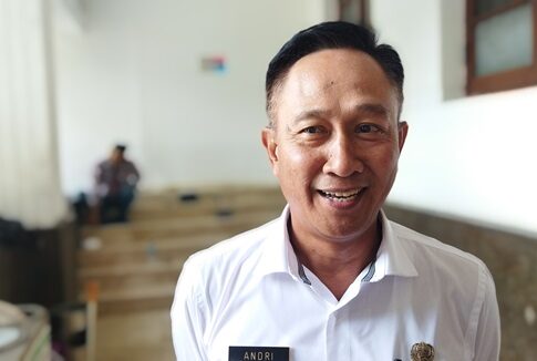 Kepala Dinas Ketenagakerjaan (Disnaker) Kota Bandung, Andri Darusman mengatakan, penetapan UMK Kota Bandung tahun 2025 akan dilakukan sesuai Peraturan Menteri Ketenagakerjaan (Permenaker) nomor 16 tahun 2024 tentang Upah Minimum tahun 2025