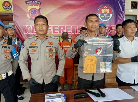 Ketpot: Kapolres Ciamis AKBP. Akmal saat menunjukan barang bukti kasus cabul