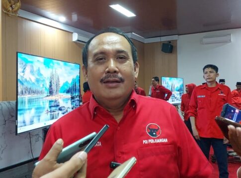 Poto: Ketua DPC PDIP Pangandaran, Jeje Wiradinata