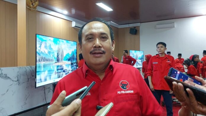 Poto: Ketua DPC PDIP Pangandaran, Jeje Wiradinata