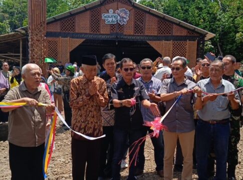 Ketpot: Peresmian pembukaan kolam renang di lokasi wisata saung sule ciamis