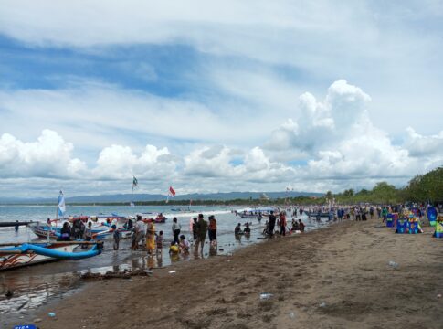 Poto: Suasana libur Nataru 2024 di pantai Barat pangandaran