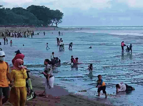 Ket foto : Keindahan dan Daya Tarik Pantai Sindangkerta Cipatujah, Menjadi Destinasi Unggulan di Kabupaten Tasikmalaya (ist/Disparpora)