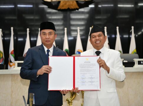 Hari Pertama Menjabat, Bupati Ciamis Hadiri Sertijab Gubernur Jabar dan Rapat Paripurna DPRD