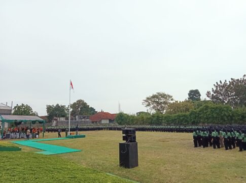 Ket foto : Upacara Pembukaan Kegiatan Pendidikan Bela Negara bagi Mahasiswa Universitas Perjuangan di halaman Kampus Unper (fokusjabar/Seda)