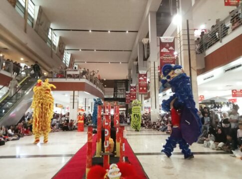 Plaza Asia Tasikmalaya Meriahkan Puncak Imlek 2025 dengan Barongsai Tonggak