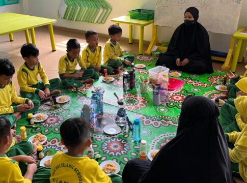 Ketfot: MGI Islamic School Ciamis Tanamkan Adab Makan Sesuai Sunnah Rasulullah SAW