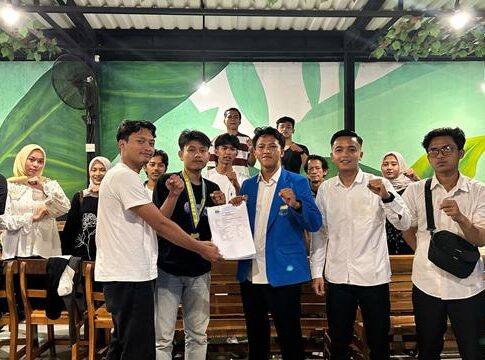 Poto; Penyerahan berkas cabang persiapan PMII Pangandaran kepada Cabang PMII Ciamis