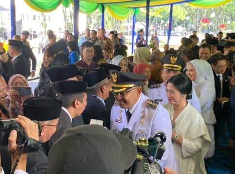 Wali Kota dan Wakil Wali Kota Bandung Muhammad Farhan Erwin tiba, di Balai Kota Bandung seusai dilantik Presiden Prabowo Subianto, Kamis (20/2/2025)