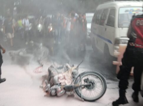 Motor Terbakar di Dekat Stadion Galuh Ciamis, Warga dan Penonton Sepak Bola Heboh