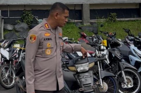 Ketpot: Kapolres Ciamis saat memeriksa sejumlah sepeda motor berknalpot brong