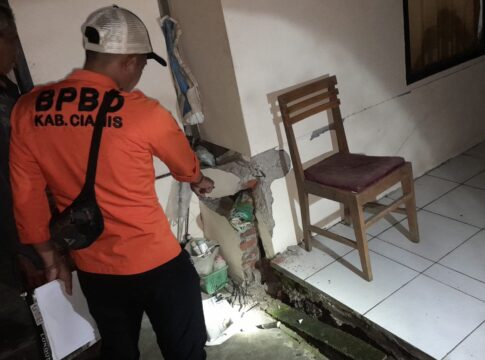 Ketpot: Sejumlah rumah milik warga di wilayah Desa Neglasari Kecamatan Pamarican yang terdampak pergerakan tanah