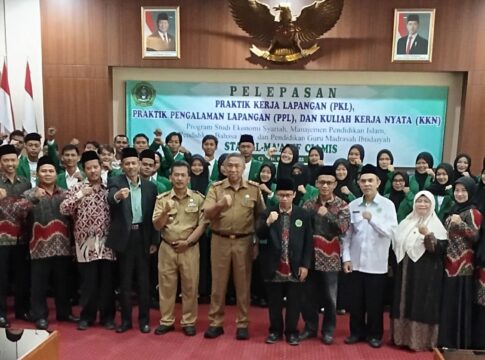 Ketpot: Puluhan STAI- Al Ma'arif Ciamis saat dilpasa untuk melaksanakan PPL/KKN