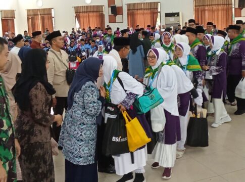 Ketpot: Pemberangkatan ratusan jemaah calon haji Ciamis