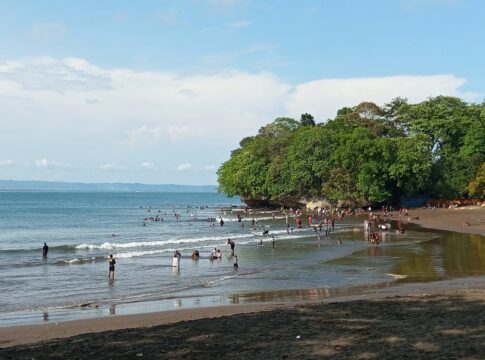pantai batukaras