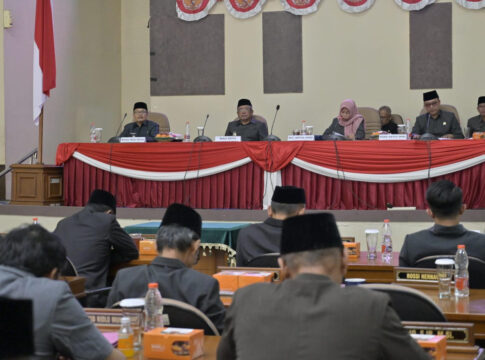 Caption: Rapat Paripurna DPRD Kota Banjar