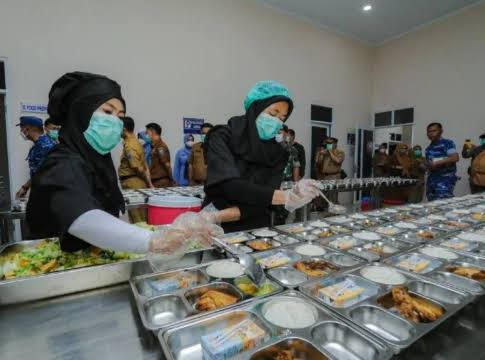 Sebanyak 342 siswa dan 2 orang guru SMPN 35 Kota Bandung mengalami keracunan makanan usai menyantap menu Makan Bergizi Gratis (MBG) yang dikirim dari Satuan Pelayanan Pemenuhan Gizi Coblong Kota Bandung pada Selasa, 29 April 2025 -Ist-