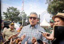 Wali Kota Bandung, Muhammad Farhan meminta seluruh aparat kewilayahan untuk memantau secara intensif kondisi lingkungan seiring tingginya curah hujan yang mengguyur Kota Bandung dalam sepekan terakhir.
