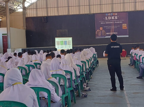 Poto: Suasa saat Satuan Reserse (Satres) Narkoba Polres Pangandaran melaksanakan kegiatan Police Goes to School di SMAN 1 Parigi.