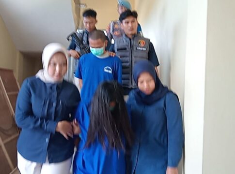 Keterangan Foto: Pasangan Suami Istri di Pangandaran Ditangkap Usai Ketahuan Live Streaming Asusila