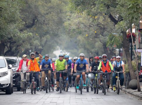 Wali Kota Bandung, Muhammad Farhan menyebut, Kota Bandung memiliki jalur sepeda terpanjang di dunia. Hal ini disampaikan dalam rangka peringatan Hari Sepeda Sedunia 2025 yang digelar Balaikota Selasa (3/6/2025) -Ist-