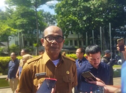 Plt. Kepala Disdik Kota Bandung Dani Nurahman di Balai Kota Jalan Wastukencana Kota Bandung Jabar Selasa (10/6/2025)
