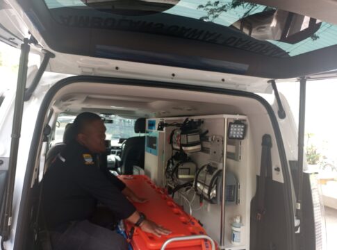Plt Kepala UPTD PPKT Dinkes Kota Bandung, Eka Anugrah menyampaikan, program Aswatama inisiatif jemput bola yang menyasar ruang-ruang publik untuk memperkenalkan layanan ambulans 119 serta memberikan edukasi pertolongan pertama kepada masyarakat.