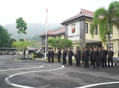 Caption: Polres Banjar menggelar upacara peringatan hari lahir Pancasila