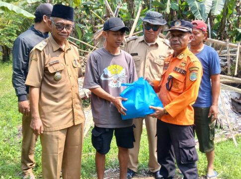 BPBD Ciamis Bantu Korban Rumah Roboh Akibat Hujan Deras di Pamarican