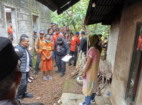 Ketpot : Pelaku pembunuh saat melakukan rekontruksi di Kecamatan Cihaurbeuti Ciamis