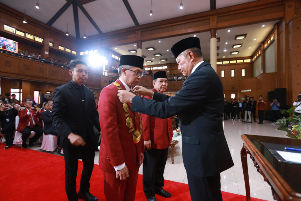 fokusjabar.id Rektor UPI Pelantikan