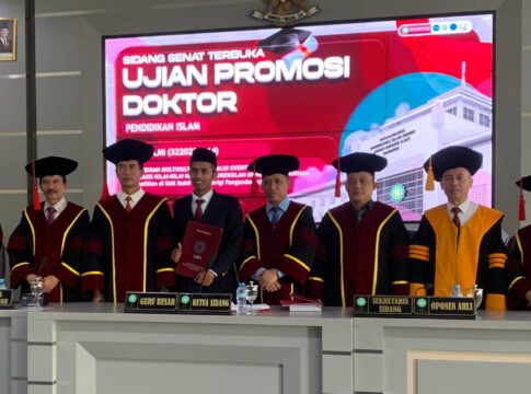 Foto: Sidang senat terbuka ujian promosi doktor Pendidikan Islam. Dr. Irpan Ilmi (tengah/ke empat dari kiri)