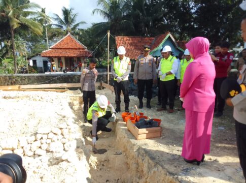 Poto: Suasana peletakan batu pertama gedung Bhayangkari Polres Pangandaran.