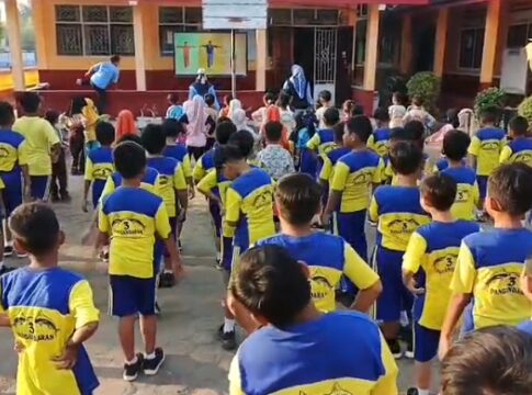 Poto: Suasana kemeriahan pagi Ceria di SDN 3 Pangandaran.