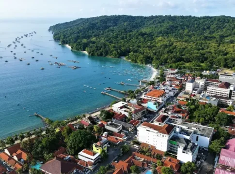 Poto: Suasana Wisata di Kabupaten Pangandaran (by web)