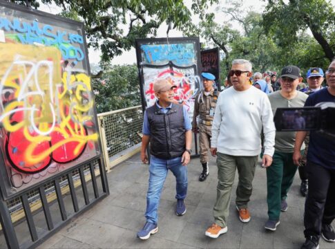 Wali Kota Bandung Muhammad Farhan Saar Meninjau Kondisi Teras Cihampelas Bandung Jumat (11/7/2025) -Ist-