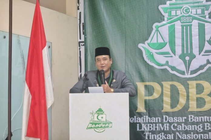 Wakil Wali Kota Bandung Erwin Saat membuka kegiatan Pelatihan Dasar Bantuan Hukum (PDBH) Tingkat Nasional HMI Cabang Bandung 2025, di Sekretariat HMI Cabang Bandung, Jumat (11/7/2025)-Ist-