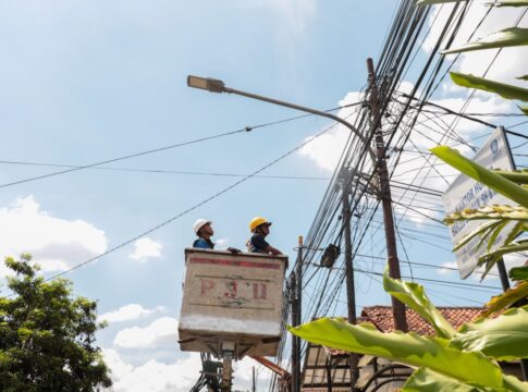 Pemerintah Kota (Pemkot) Bandung tengah menawarkan proyek investasi pembangunan dan revitalisasi Penerangan Jalan Umum (PJU) kepada badan usaha melalui skema Kerja Sama Pemerintah dan Badan Usaha (KPBU) dengan pendekatan unsolicited -Ist-