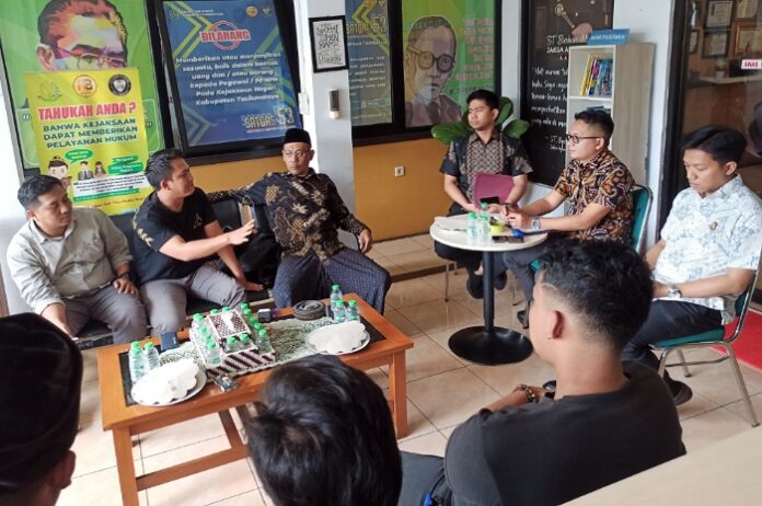Forum Tasikmalaya Bersatu (Fortabes) datangi Kantor Kejari Kabupaten Tasikmalaya