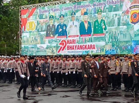 Ketfot: Hujan Gerimis Iringi Semangat Upacara HUT Bhayangkara ke-79 di Ciamis, Foto: Husen Maharaja